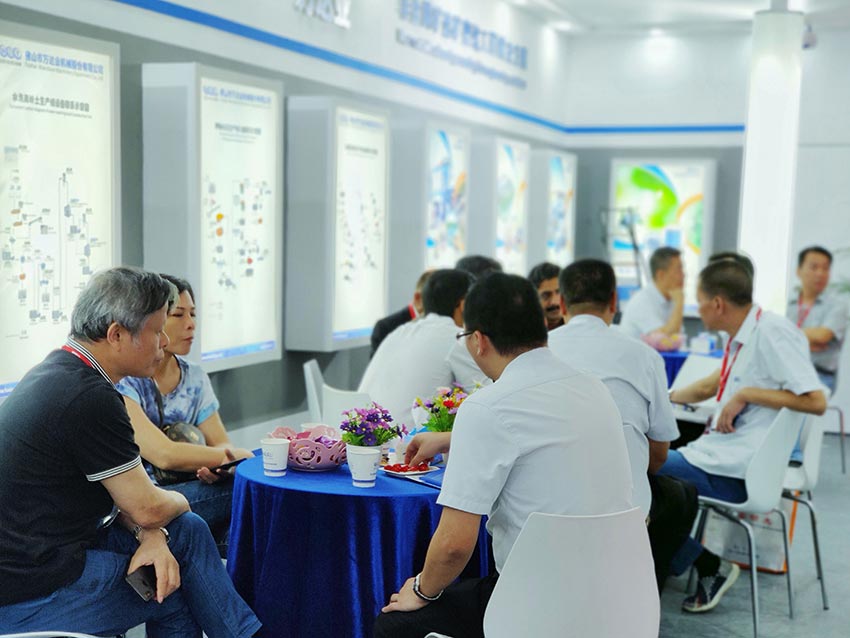 蜜桃AV在线免费播放攜係列新品精彩亮相第33屆廣州陶瓷工業展